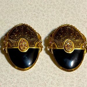 Vintage Berebi gold tone large oval black and gold with rhinestones (626)